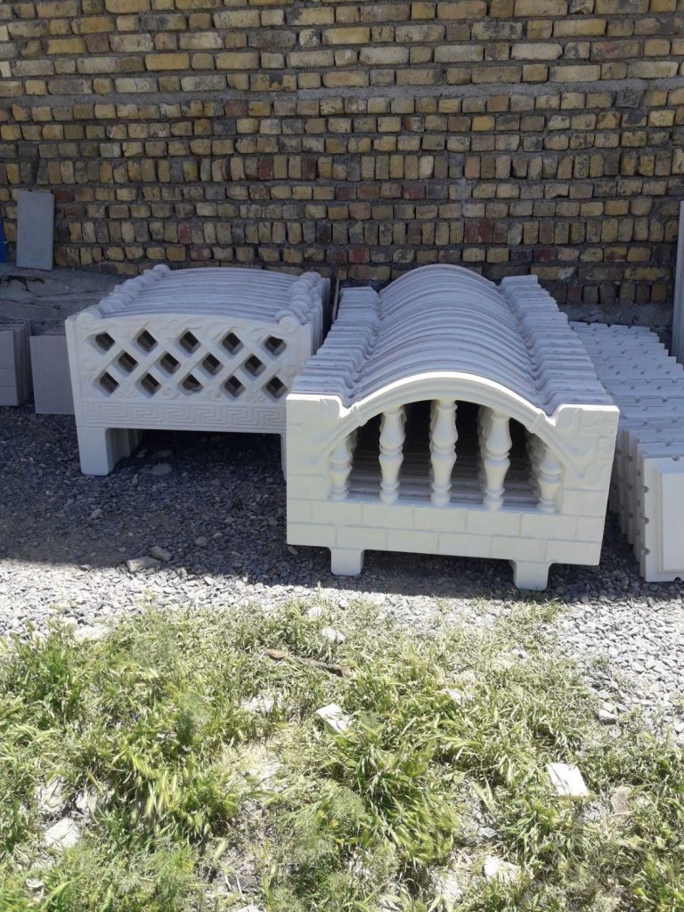 نرده و دورباغچه ای